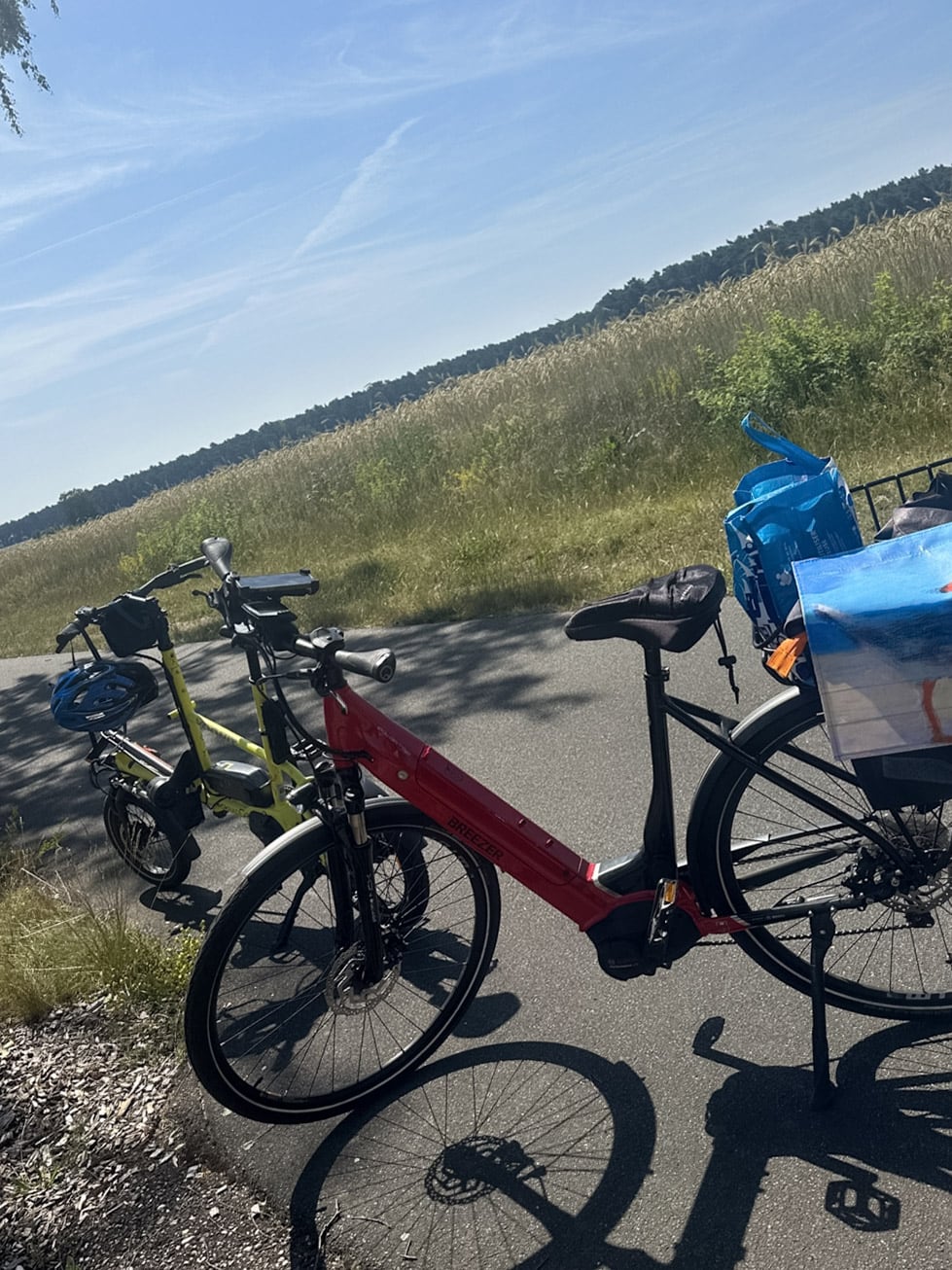 Fahrräder während einer Pause auf dem Fläming Skate