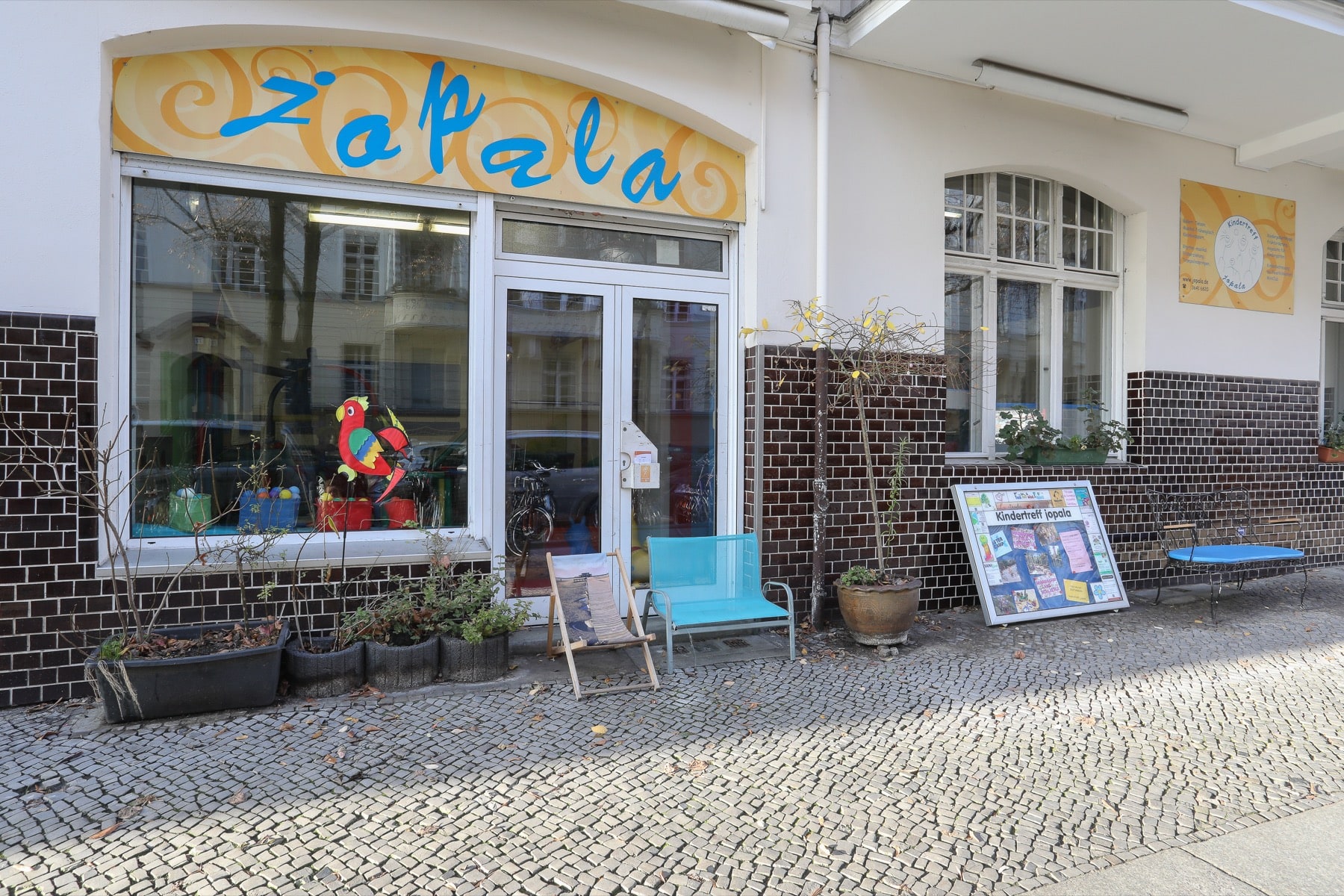 Eingang der Trampolinschule jopala in Berlin Charlottenburg