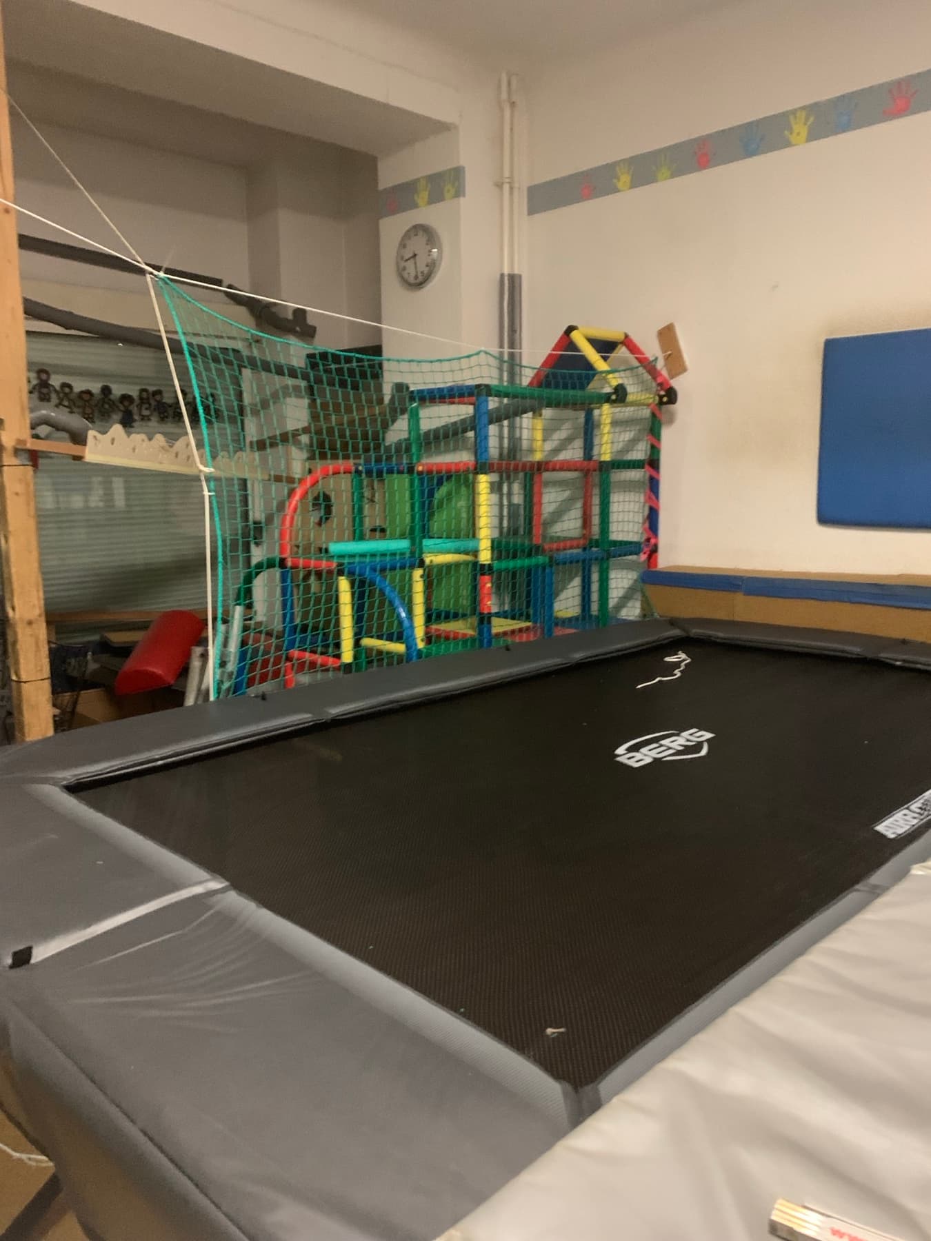 Trampolinspringen und Bewegungsraum bei jopala